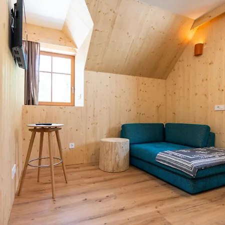 Konukevi & Danica 3*