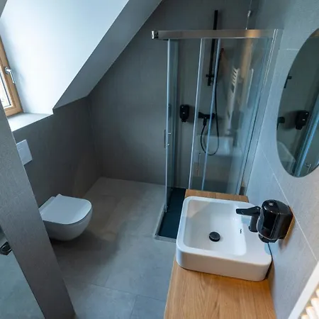 & Danica Bohinji-tó