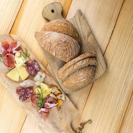 Pensjonat & Danica 3*