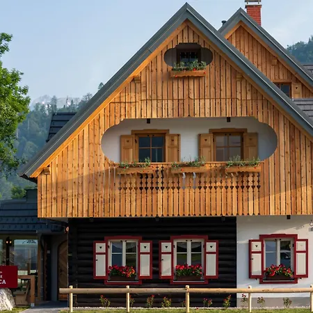 & Danica Guest house *
